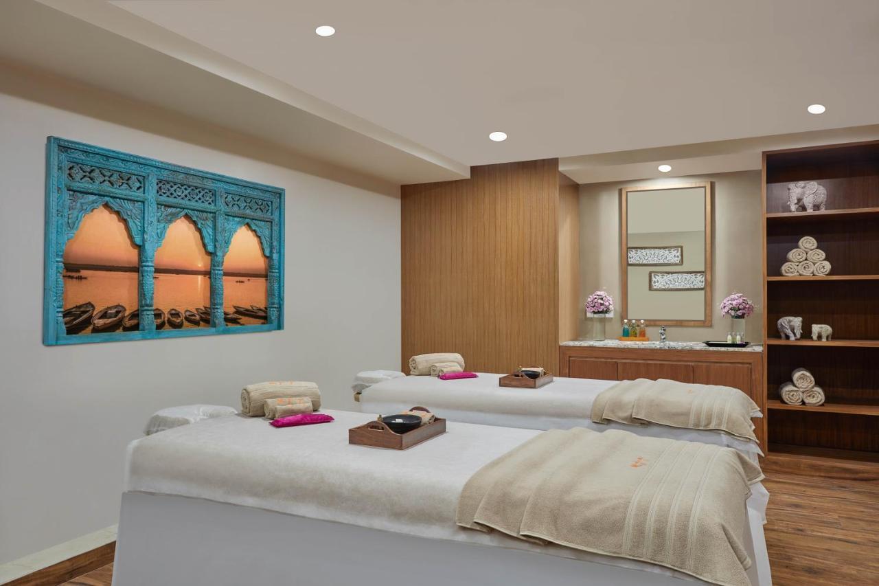 Doubletree By Hilton Varanasi Exterior photo