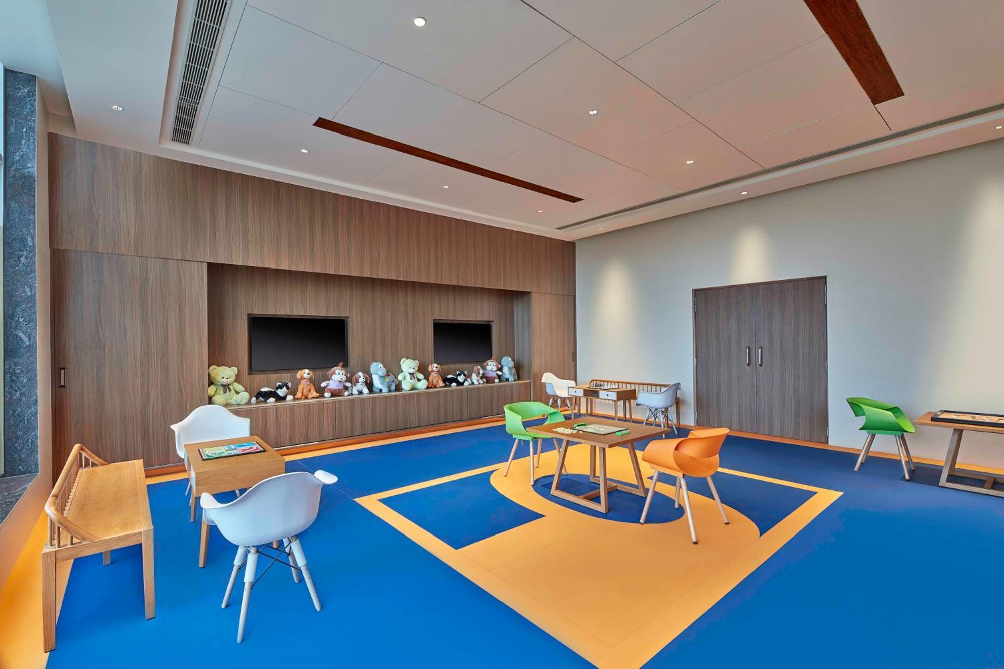 Doubletree By Hilton Varanasi Exterior photo